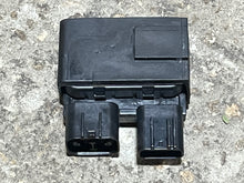 Lade das Bild in den Galerie-Viewer, DF 175 hp Suzuki PTT trim RELAY 38410-93J21 four stroke compatible with many HPs
