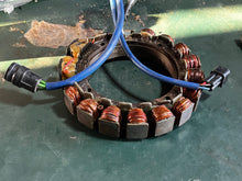 Cargar imagen en el visor de la galería, 150 175 200 hp Yamaha 6R3-85510-00-00 STATOR
two stroke 1990-2009 vmax precision blend
