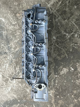 Load image into Gallery viewer, 250 225 hp Yamaha HPDI CRANKCASE BLOCK w COVER 60X-15100-03-1S 60V-00 two stroke 2005-2009

