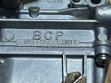 Load image into Gallery viewer, 90 75 hp Yamaha carburetor set 6H107 two stroke 1992-2003 without linkages 6H1-14302-07-00 6H1-14301-07-00 6H1-14303-07-00
