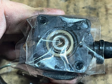 Lade das Bild in den Galerie-Viewer, PARTS - 70 hp Evinrude 0434762 PRIMER SOLENOID, 0511809 PLUNGER, 0333447 PLUNGER VALVE, 0511986 VALVE SPRING, 0332365 PRIMER SOLENOID FILTER two stroke
