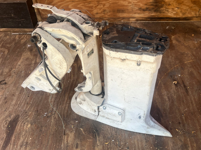 150 hp Evinrude 25” MIDSECTION SWIVEL 0434724 0435006 STEERING ARM 0436983 HOUSING 0340731 0338664 stern BRACKETS 0335489 0335416 two stroke E150EXERV 1994