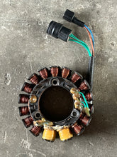 Load image into Gallery viewer, f 50 40 hp Yamaha STATOR ASSY 62Y-85510-01-00 four stroke 1998-2000
