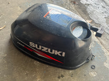 Load image into Gallery viewer, DF 2.5 hp Suzuki ENGINE COVER 61401-97830-YR9 RECOIL 18100-97JM0 four stroke 2024
