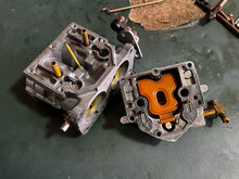 Load image into Gallery viewer, 225 200 hp Mercury CARBURETOR SET WM-47 3311-818639A12 818639A13 818639A14 two stroke 3.0 liter CLEAN - NEED NEW BOWL GASKETS
