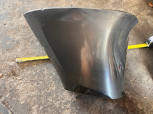 Cargar imagen en el visor de la galería, f 115 hp Yamaha bottom cowl APRON 6EK-42741-00-8D four stroke 2014-2025 some 130 hp
