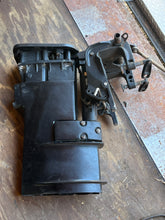 Load image into Gallery viewer, 25 20 hp Mercury 20” long MIDSECTION with SWIVEL 822237A1 97544A5 DRIVESHAFT HOUSING 9098T5 PLATE 99702A7 two stroke
