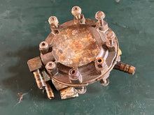 Lade das Bild in den Galerie-Viewer, 250 225 200 hp Evinrude Ficht 5001505 OIL LIFT PUMP ASSY 05001505 two stroke OEM
