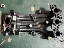 Lade das Bild in den Galerie-Viewer, DF 30 25 hp Suzuki INTAKE MANIFOLD 13110-94L00 four stroke 2018
