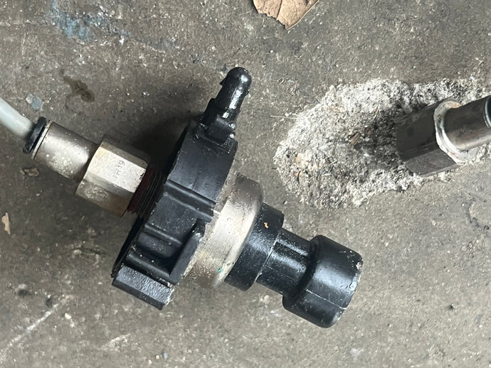 350 hp Mercury Verado PRESSURE SENSOR 8M6000637 8M6000632 four stroke 200-400 hp