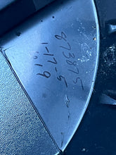 Lade das Bild in den Galerie-Viewer, 175 150 135 hp Evinrude Ficht ENGINE COVER 0285623 0285659 two stroke 2005
