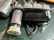 Lade das Bild in den Galerie-Viewer, 250 hp Yamaha OX66 VST FLOAT CHAMBER W TOP 66K-14980-00-00 &amp; FUEL PUMP 67H-13907-00-00 Two Stroke v6 150 - 225 hp 1999-2003
