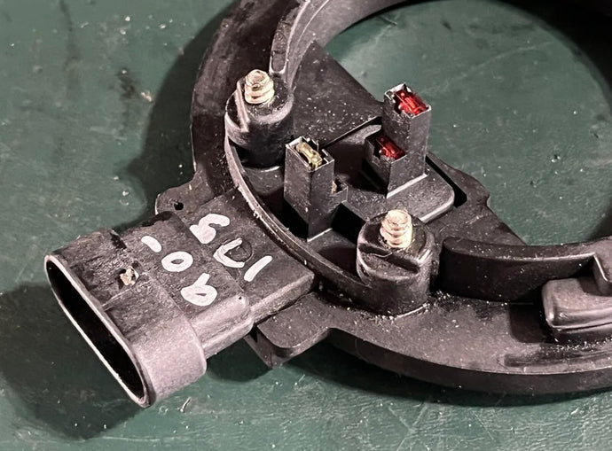 90 115 hp Johnson 0586343 SENSOR Assy 0335591 Sensor SUPPORT, two stroke OIS 60 degree