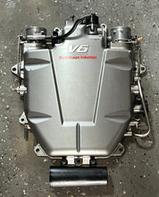 Cargar imagen en el visor de la galería, DF 250 225 200 hp Suzuki 13140-93J02 COLLECTOR COVER assy 13310-93J01 THROTTLE BODY NO.1 13320-93J00 NO.2 13730-93J00 VACUUM CHAMBER 2007 four stroke
