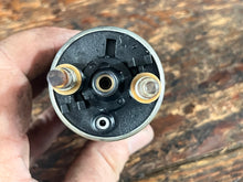 Cargar imagen en el visor de la galería, 225 250 Hp Yamaha VST FUEL PUMP 65L-13907-00-00 TWO stroke 1999-2005 can work in place of 67H-13907-00-00 66K-13907-00-00 150-250 hp, crossover Mercury 808505T 808505T01

