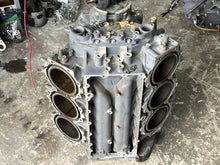 Load image into Gallery viewer, 250 225 hp Yamaha HPDI CRANKCASE BLOCK w COVER 60X-15100-03-1S 60V-00 two stroke 2005-2009
