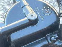 Lade das Bild in den Galerie-Viewer, 140 120 125 hp Evinrude Johnson v4 CARBURETOR 0432902 FLOAT CHAMBER 0398701 BODY 0432513 two stroke looper 1988-1990
