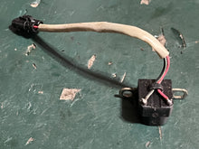 Lade das Bild in den Galerie-Viewer, DF 30 25 hp Suzuki IGNITION TIMING COIL 32160-94L00 four stroke 2015-2020

