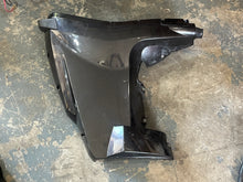Load image into Gallery viewer, 30 25 15 hp Evinrude E-tec LOWER COVER STARBOARD 5009198 two stroke 2017 AB AF
