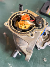 Lade das Bild in den Galerie-Viewer, 50 40 hp Tohatsu Nissan FFP FUEL FEED PUMP for vst 3T5043100 two stroke 2002-2018 some 70 90 hp compatibility

