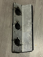 Lade das Bild in den Galerie-Viewer, 85 90 hp Force carb INTAKE COVER air silencer ATTENUATOR F695861 two stroke CLEANED
