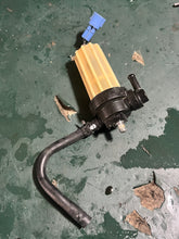 Cargar imagen en el visor de la galería, DF 200 hp Suzuki FUEL FILTER 15410-92J01 four stroke 2019 some compatibility 150 175 hp
