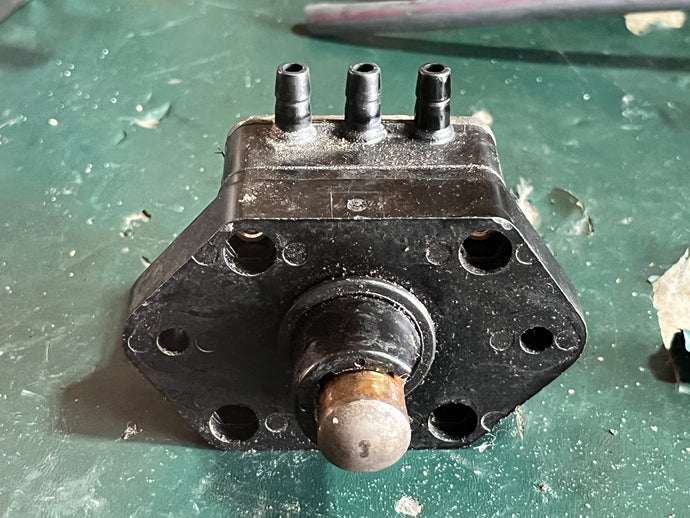 f 25 30 40 50 60 hp Yamaha Fuel Pump Assy 62y-24410-03-00 Four Stroke 2 Cylinder 2003-2006 Mercury 826398A3