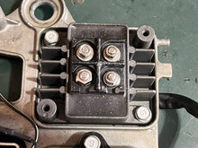 Lade das Bild in den Galerie-Viewer, 75 85 90 hp Yamaha CDI UNIT TIA03-15 1996 688-85540-16-00, 3 - IGNITION COILS 688-85540-16-00, VOLTAGE REGULATOR 692-81910-61-00, BRACKET 688-85542-03-94, STARTER RELAY 6G1-81941-10-00,  RELAY ASSY 61A-81950-00-00
