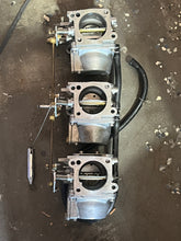 Load image into Gallery viewer, 90 hp Tohatsu CARBURETOR SET 3L9032000 9032070 9032100 TWO STROKE 1996-2002 90AB
