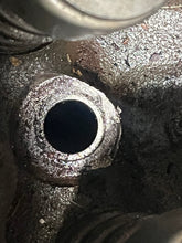 Load image into Gallery viewer, sold ebay aug2025——5.0 5.7 Liter OMC 1989 cylinder head #1 3853852 985431 Valve Cover 0986748 volvo
