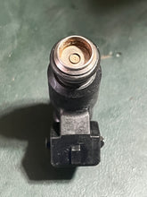 Lade das Bild in den Galerie-Viewer, 60 50 40 30 hp Mercury EFI FUEL INJECTOR 892123002 9254A four stroke TESTED
