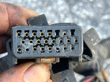 Load image into Gallery viewer, 250 hp Mercury EFI ENGINE HARNESS 825763A5 IGNITION HARNESS 825433A11 two stroke 1995 some compatibility 225 300 hp - for 4-pin ignition coils
