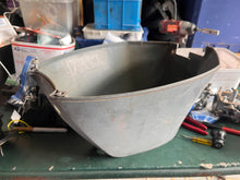 Cargar imagen en el visor de la galería, held for customer f 50 hp Yamaha APRON bottom cowling l 62Y-42741-00-4D Four Stroke 1995-2005
