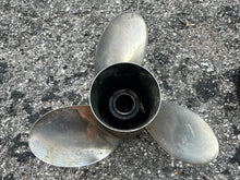 Lade das Bild in den Galerie-Viewer, Mercury MIRAGE PLUS Propeller 14 3/4x21p LH 48-13703 Stainless Prop 3-blade 1243-2 Yamaha 6 Cylinder NEEDS HUB KIT
