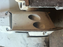 Lade das Bild in den Galerie-Viewer, 150 hp Evinrude 25” MIDSECTION SWIVEL 0434724 0435006 STEERING ARM 0436983 HOUSING 0340731 0338664 stern BRACKETS 0335489 0335416 two stroke E150EXERV 1994
