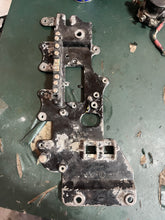 Lade das Bild in den Galerie-Viewer, 70 hp Johnson Evinrude ELECTRICAL BRACKET 0514222 TERMINAL 0329895 two stroke 1993-2001 NLA some 40 50 60 65 hp compatibility
