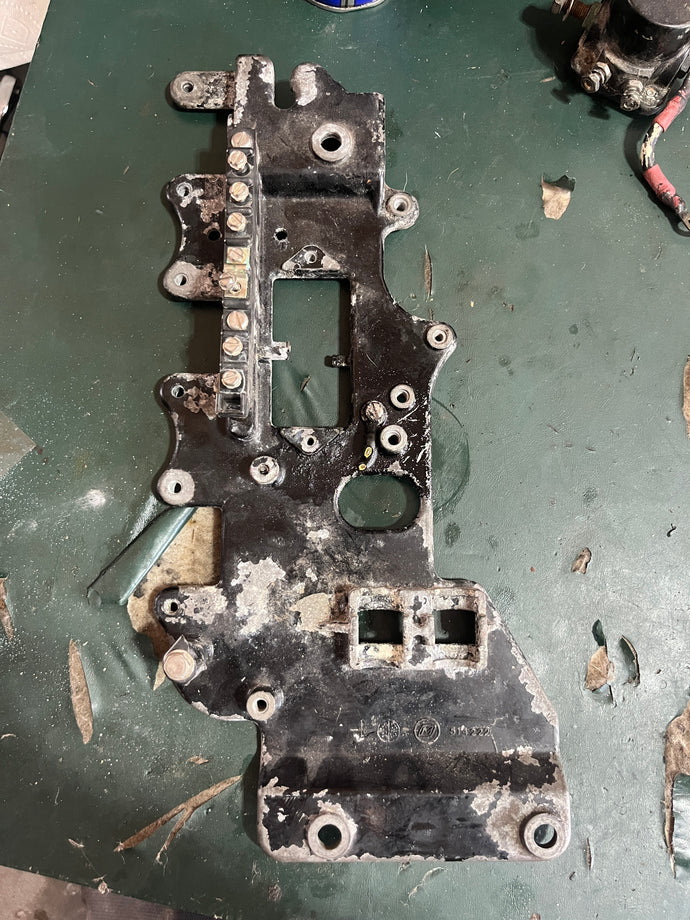 70 hp Johnson Evinrude ELECTRICAL BRACKET 0514222 TERMINAL 0329895 two stroke 1993-2001 NLA some 40 50 60 65 hp compatibility
