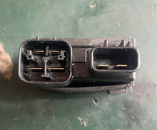 Lade das Bild in den Galerie-Viewer, DF 200 hp Suzuki PTT trim RELAY 38410-93J21 four stroke compatible with many HPs
