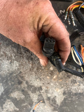 Charger l'image dans la galerie, vendu localement avril 2026—250 200 225 ch Johnson Evinrude 0586212 Power Pack 586212 0586661 1997-2001 deux temps
