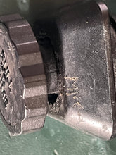 Lade das Bild in den Galerie-Viewer, held for customer june2025—-25 20 15 hp Mercury carb PRIMER KNOB 12802 BLOCK 11280 LEVER 112731 FAST IDLE LEVER 2976A2 BRACKET 12803 CHOKE BEZEL 172291 two stroke 1989-1993 some compatibility 6 9 9.9 hp
