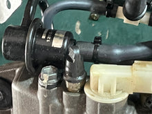 Cargar imagen en el visor de la galería, f 90 75 hp Yamaha vst FLOAT CHAMBER 6D8-14180-20-00 PUMP 6C5-13907-00-00 COOLER 6C5-21841-00-00 four stroke 2006-2011
