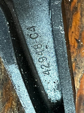 Load image into Gallery viewer, 60 hp Mercury THROTTLE LEVER 42946T1 42882-C1 ROD 878174 CAM 828160A2 two stroke 1987-96 compat 50-90 hp
