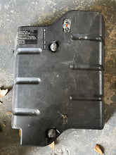 Cargar imagen en el visor de la galería, 225 200 250 hp Evinrude Johnson intake AIR SILENCER 0436998 439353 0439767 436317 two stroke 1998-2005
