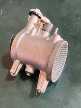 Cargar imagen en el visor de la galería, 50 hp Tohatsu Nissan THROTTLE BODY 6GFDC8 3T5101000 CAM 3T5637180 two stroke 2002-2010
