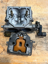 Lade das Bild in den Galerie-Viewer, 200 hp Mercury CARBURETOR SET WMV 5-1 5-2 5-3 3326-828272A13 828272A49, 3326-828272A14 828272A50, 3326-828272A15 828272T51 two stroke 1996-1998
