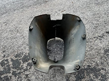Cargar imagen en el visor de la galería, f 115 hp Yamaha bottom cowling APRON 67F-42741-00-8D Four Stroke 2000-2005

