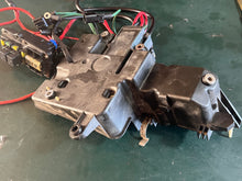 Cargar imagen en el visor de la galería, 200 175 150 hp Yamaha HPDI 68F-81960-00-00 VOLTAGE RECTIFIER &amp; REGULATOR, FUSE BOX 68F-82170-01-00, 68F-81948-00-00 BRACKET two stroke outboard
