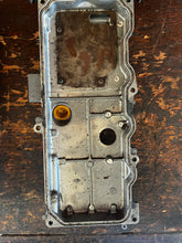 Cargar imagen en el visor de la galería, f 50 hp Yamaha CYLINDER HEAD COVER 62Y-11191-01-9S 62Y-11191-00-94 PLUG 6G8-15363-00-00 four stroke 1995-2004 62Y-01 62Y-00 some 60 hp 2002-2004

