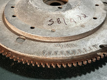 Cargar imagen en el visor de la galería, 150 175 200 235 hp Johnson Evinrude FLYWHEEL 582403 0582443 0581483 stamped 583472 two stroke 1976-1982
