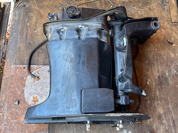 Mercury EFI CARB DFI two stroke 20 inch 3.0 liter 200 225 250 hp 818452A1 midsection w good steering arm 67706A55, 8137711 mounts, 832935A1 engine base and 8710A20 swivel